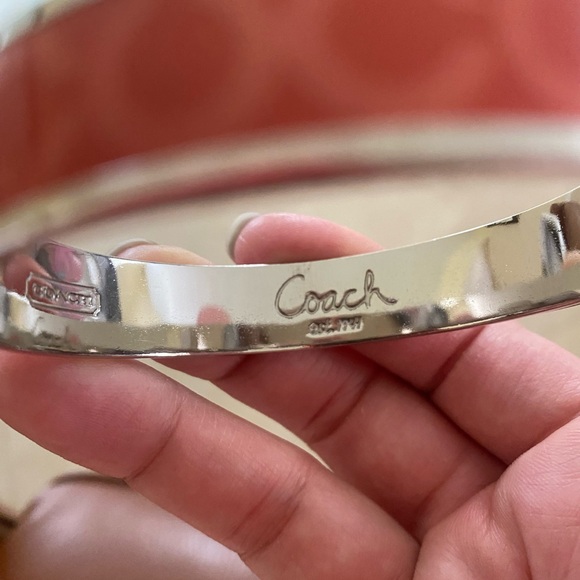 Coach bangle bracelet - Picture 3 of 8